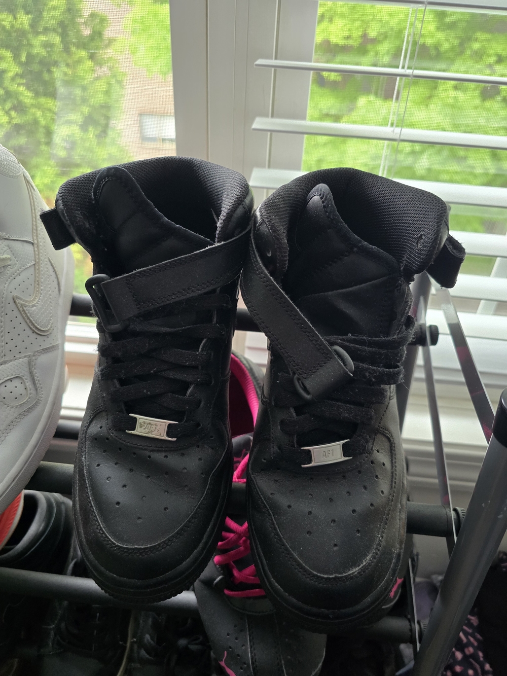 Black High-Top Lace-Up Sneakers Air Force 1 Mids